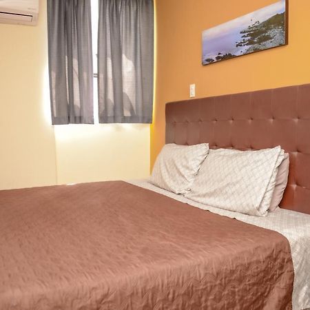 Calle 8 Suites Медельин Экстерьер фото