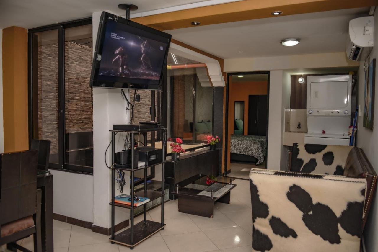 Calle 8 Suites Медельин Экстерьер фото
