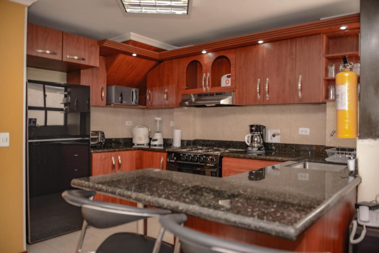 Calle 8 Suites Медельин Экстерьер фото