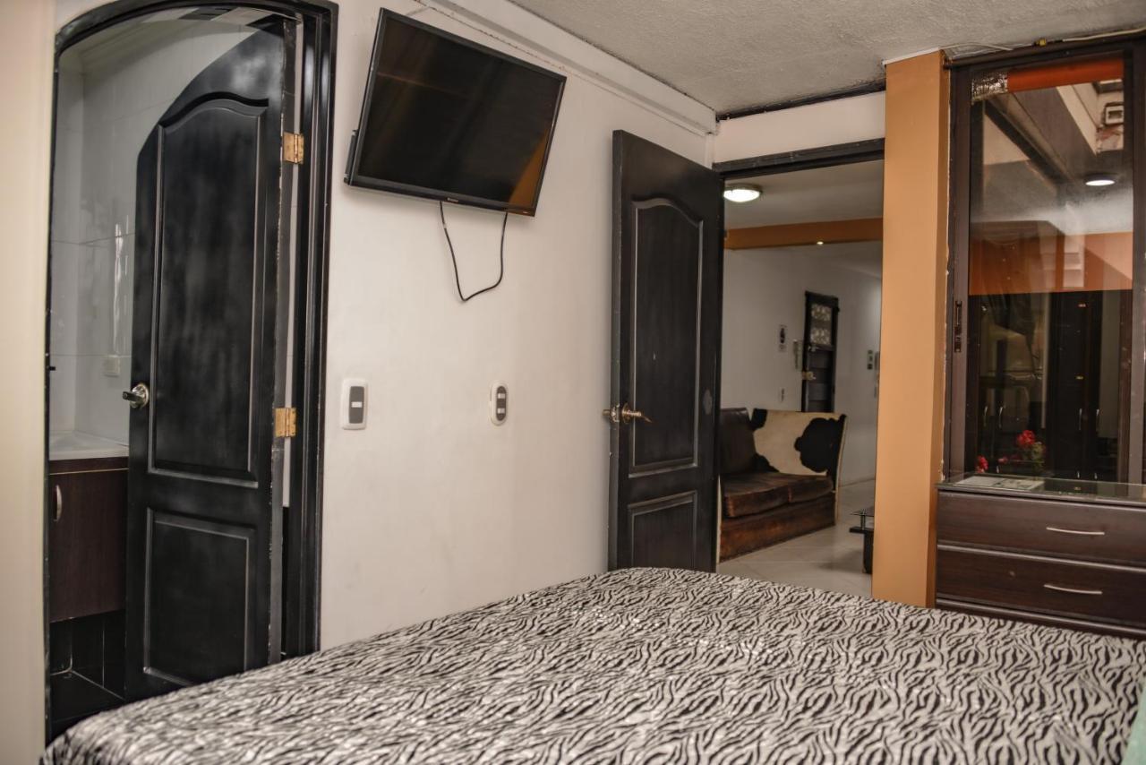 Calle 8 Suites Медельин Экстерьер фото