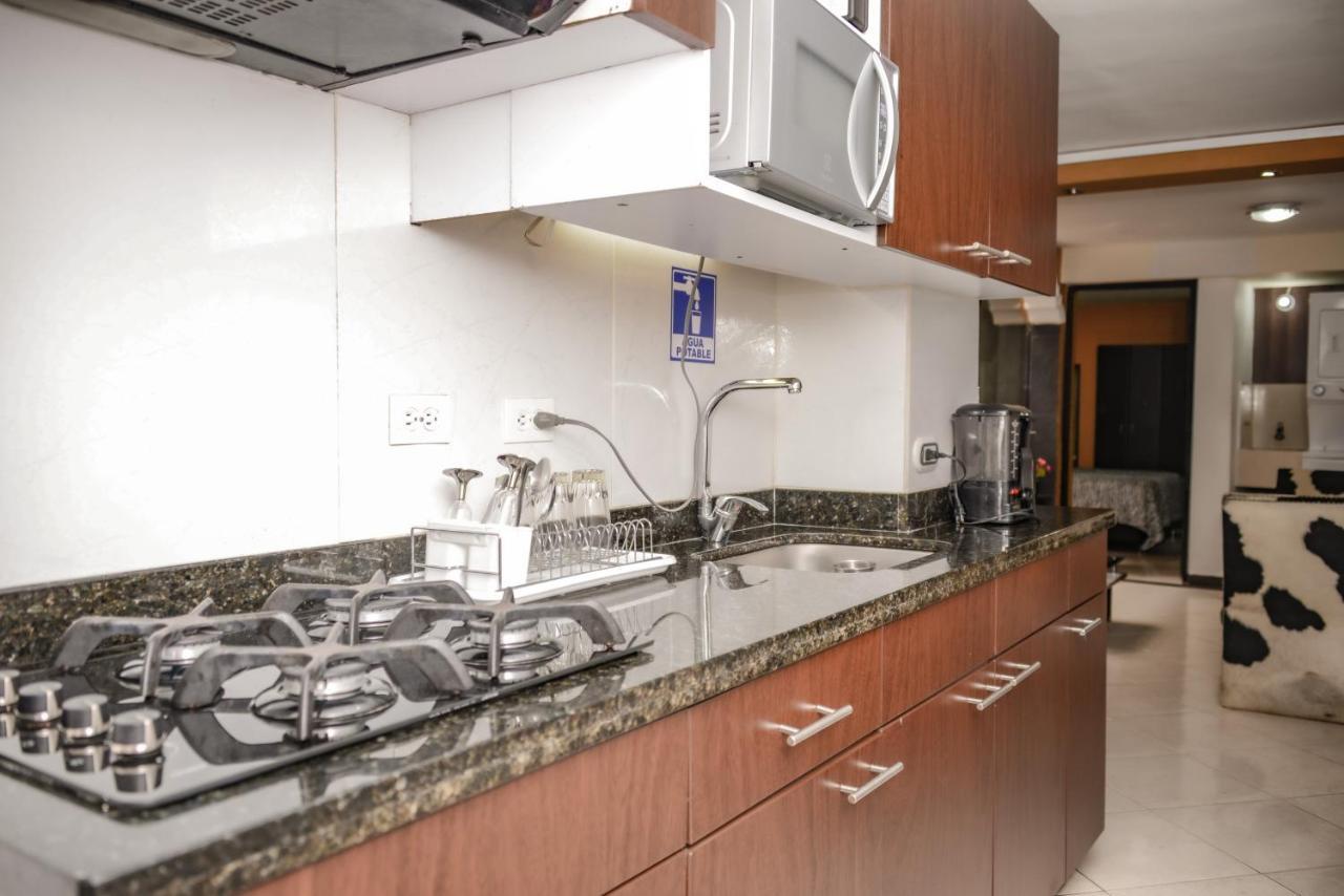 Calle 8 Suites Медельин Экстерьер фото