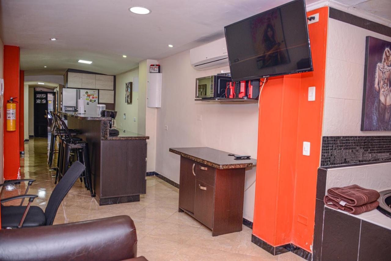Calle 8 Suites Медельин Экстерьер фото