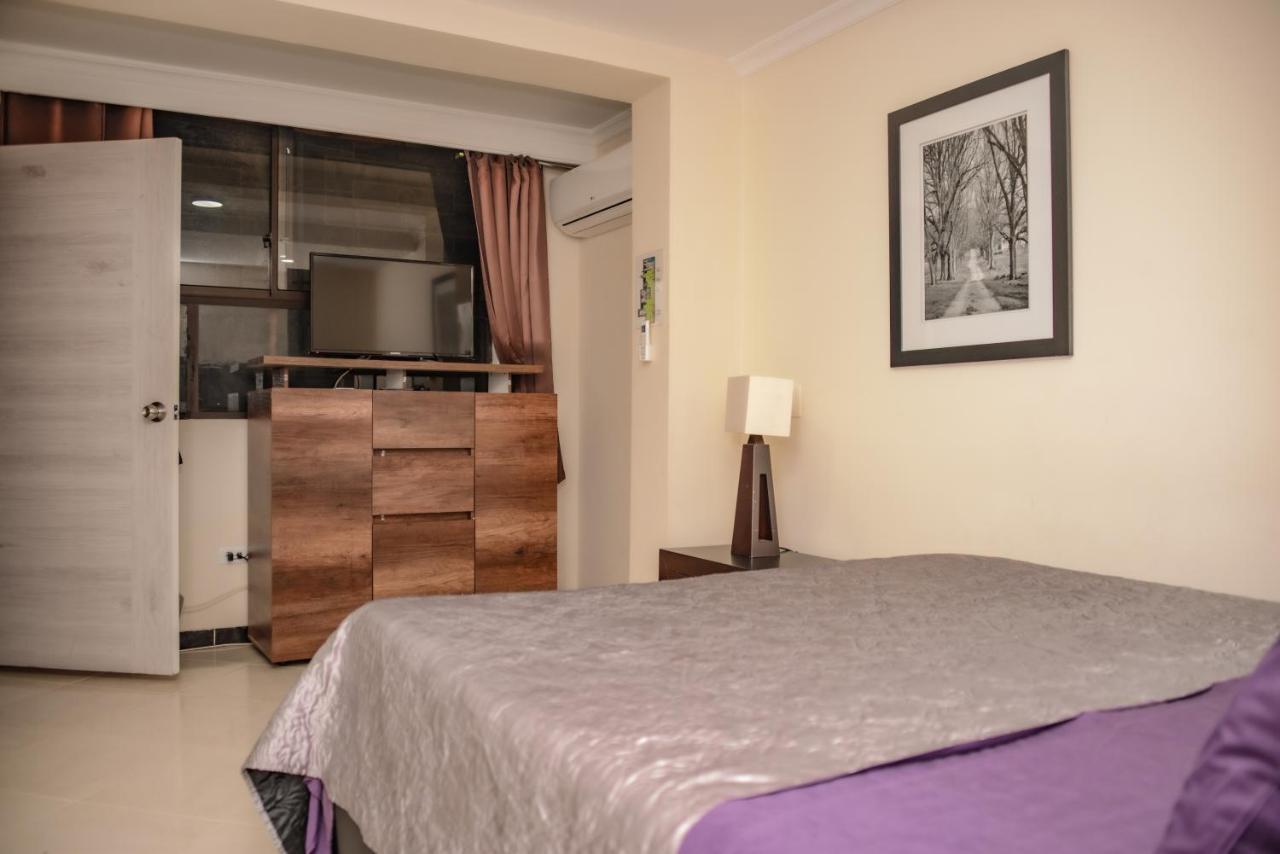 Calle 8 Suites Медельин Экстерьер фото
