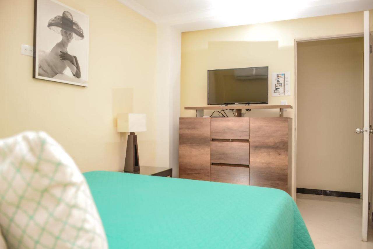 Calle 8 Suites Медельин Экстерьер фото