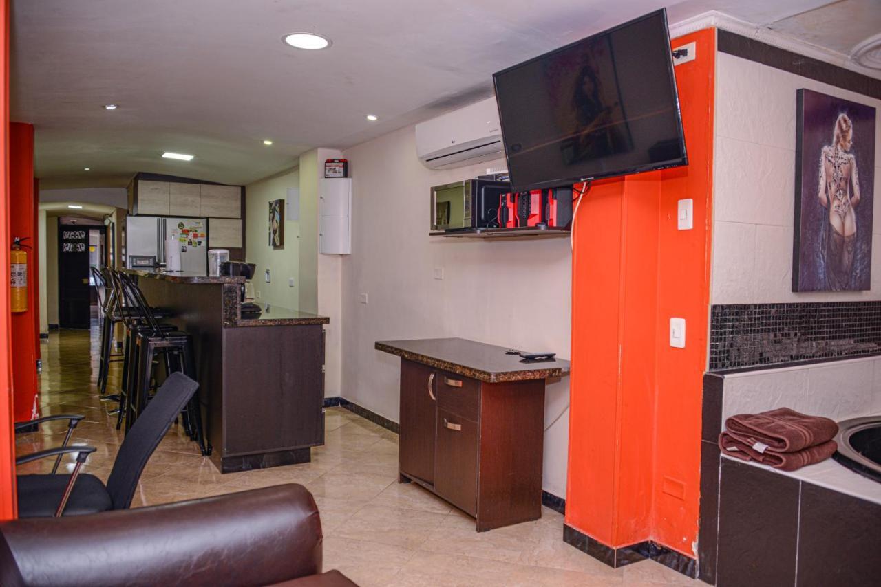 Calle 8 Suites Медельин Экстерьер фото
