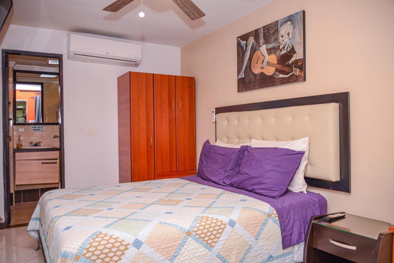 Calle 8 Suites Медельин Экстерьер фото